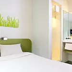 Отель Ibis Budget Versailles Coignieres Куаньер